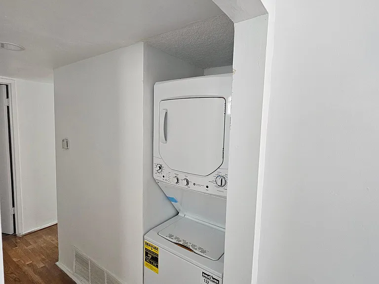 1942 S Corning St #1 — Photo 18
