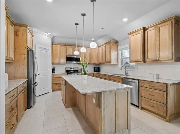 1051 Jameson St, Springdale, AR 72762