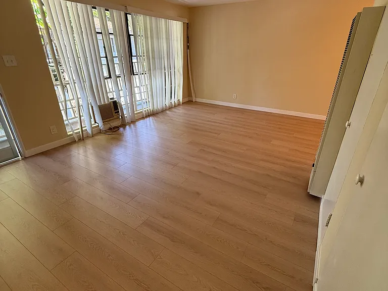 4505 Fulton Ave #B — Photo 2