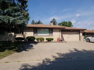 917 Black Rd, Joliet, IL 60435