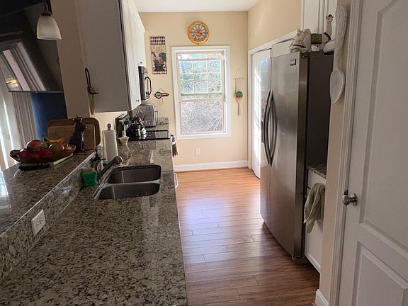 4th image of 119 Covil Ave