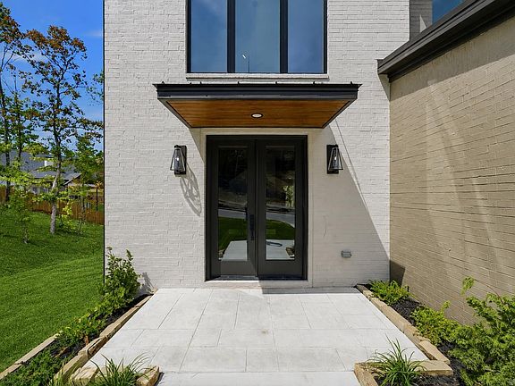 3rd image of 76 Calion Ct