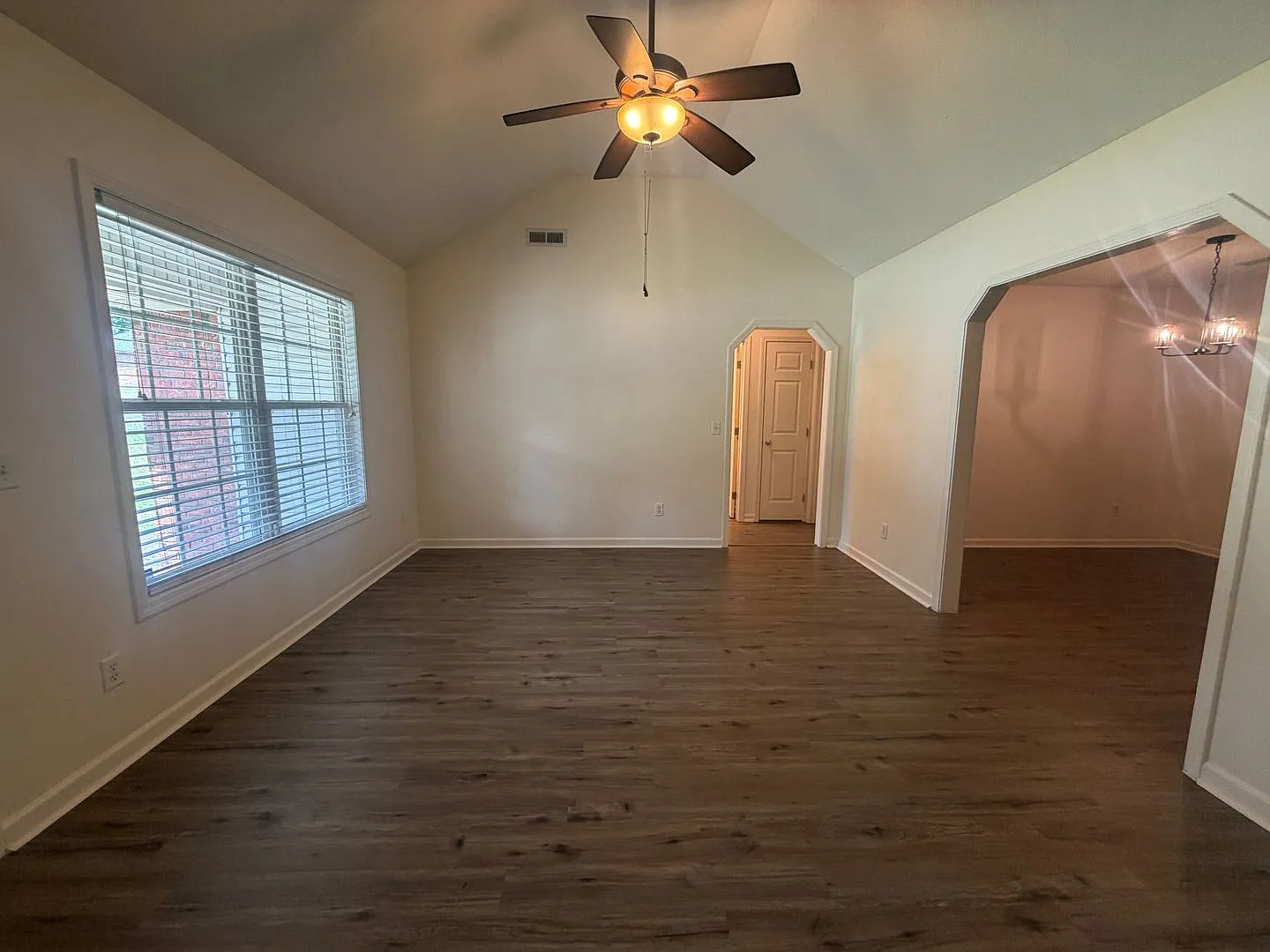 3290 Valencia Drive — Photo 2