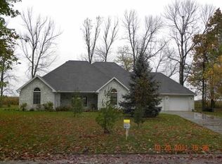 2404 W Pineview Dr, Muncie, IN 47303