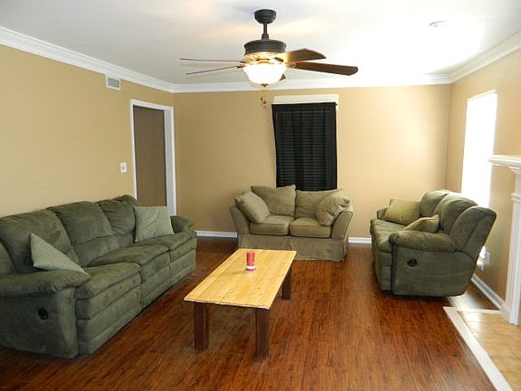 5th image of 144 Evergreen Dr