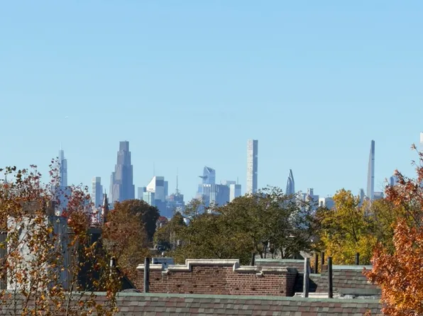 162-01 Powells Cove Boulevard image 19 of 27