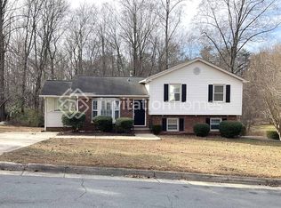 3700 Whitfield Rd, Winston Salem, NC 27105