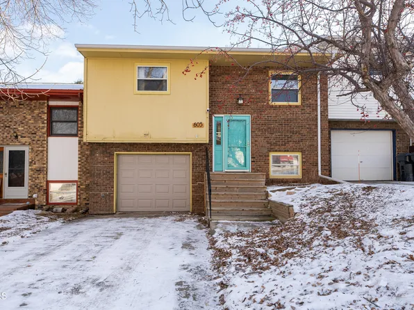 605 Craig Dr NW, Mandan, ND 58554