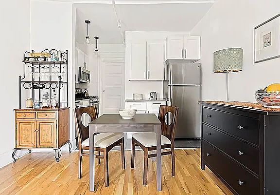 2nd image of 450 9th St #3