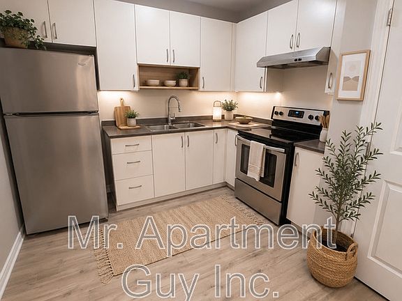 2nd image of 827 Main St E #203