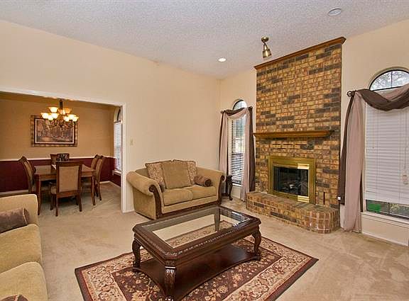 4th image of 4630 Elderberry Dr