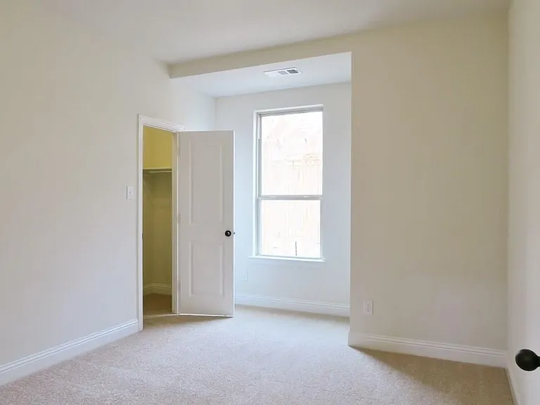 15704 Governors Island Way — Photo 26