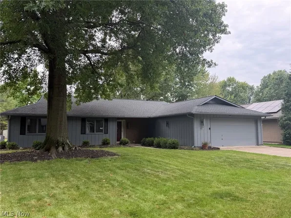 21801 Little Brook Way, Strongsville, OH 44149
