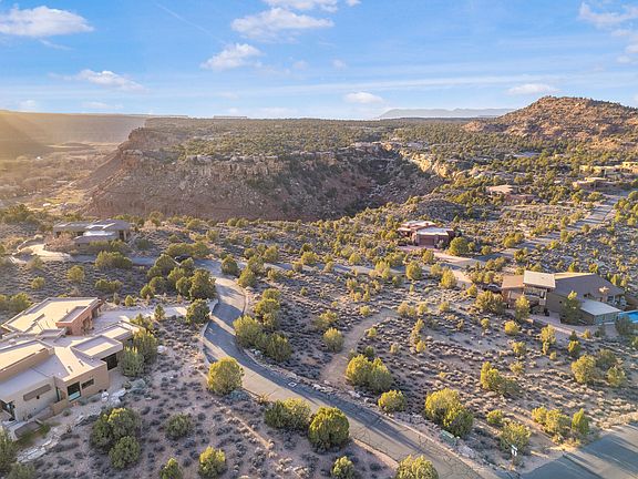 5th image of 3008 Navajo Way