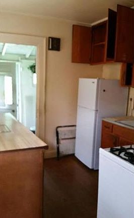 4th image of 4822 Agnes Ave