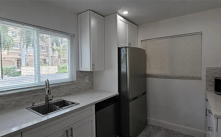 301 87th Ave #106 — Photo 3