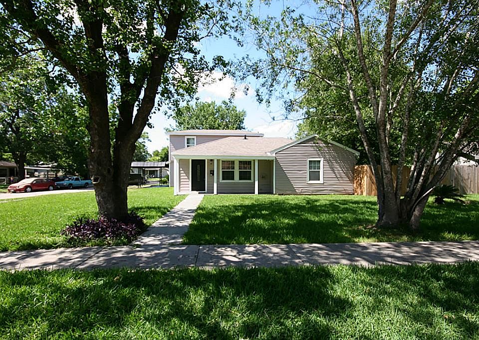 1st image of 1012 Yaupon Ave