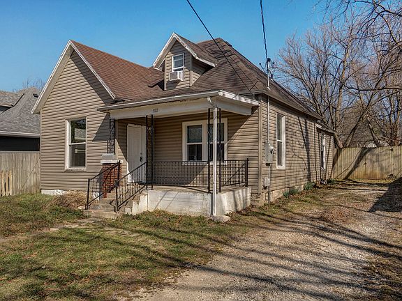 3rd image of 922 N Prospect Avenue