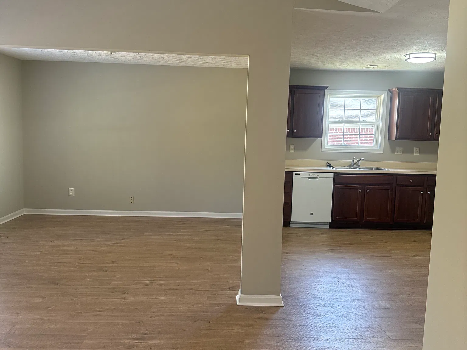 3 bed, 1200 sqft, $1,500 — Photo 3