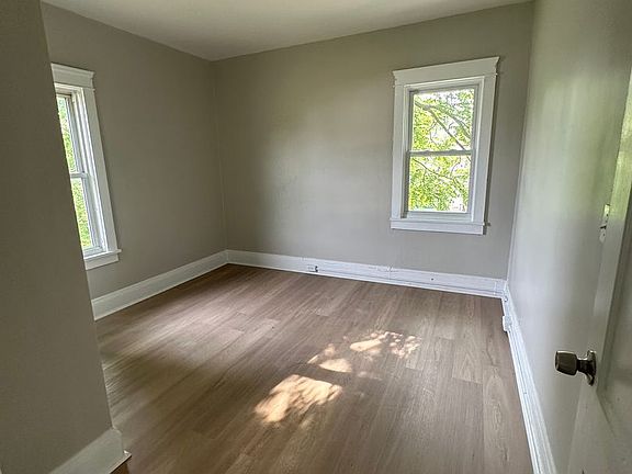 5th image of 1185 E 123rd St #1
