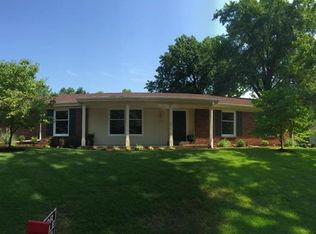 329 Ridgemeadow Dr, Chesterfield, MO 63017