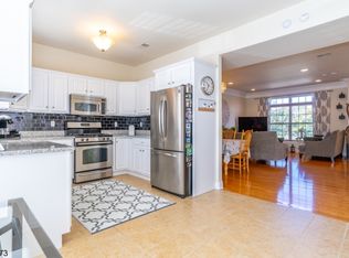 1413 Essex St #202, Rahway, NJ 07065