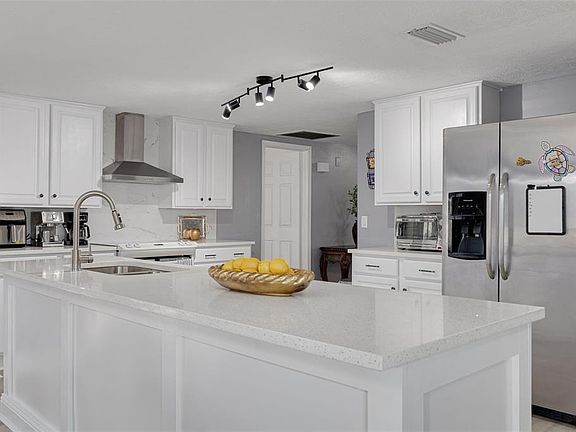 5th image of 4232 Canandaigua Ct