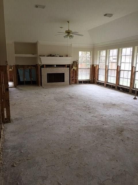 1st image of 2706 N Strathford Ln