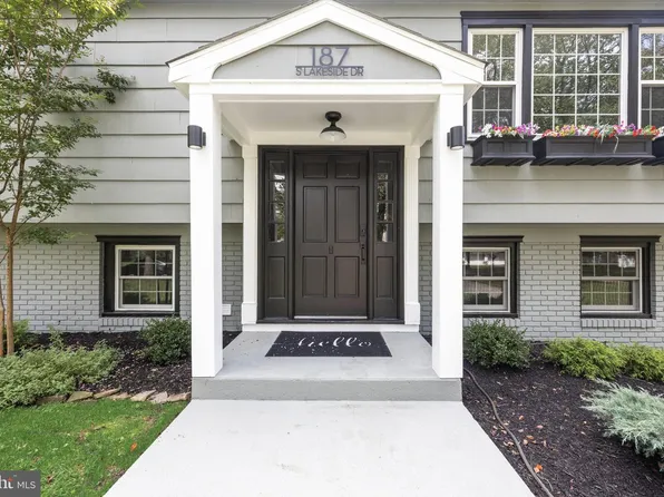 187 S Lakeside Dr E, Medford, NJ 08055