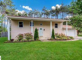 4312 Bridlewood Dr, Traverse City, MI