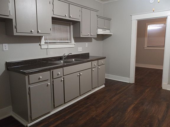5th image of 1436 Maplewood St