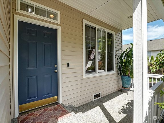 3rd image of 1623 180th Street SW