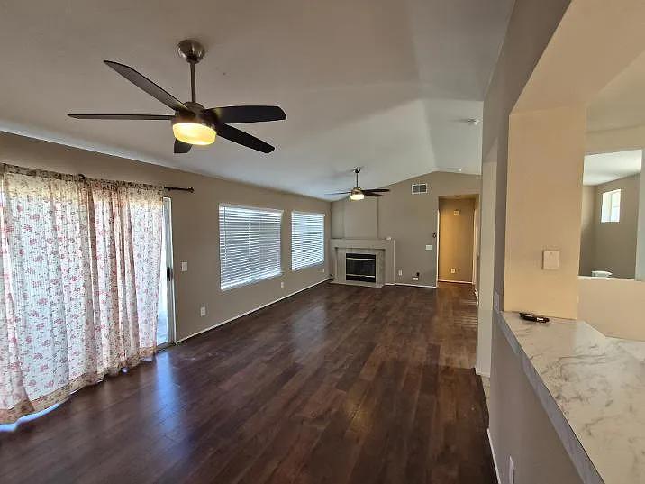 38530 Cougar Pass — Photo 3