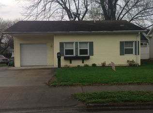 208 W South St, Pinckneyville, IL 62274