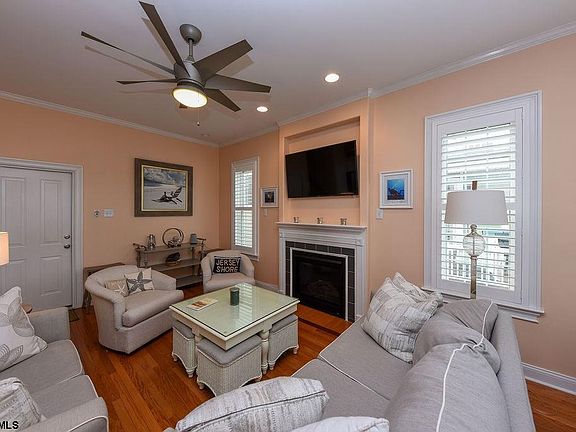 5th image of 1821 Haven Ave #1