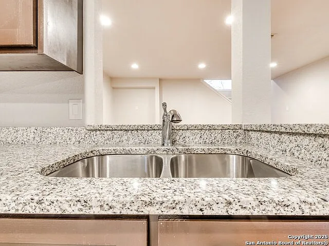 100 Lorenz Rd #1504 — Photo 23
