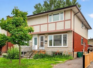2654 Conn St, Ottawa, ON K2B7C5