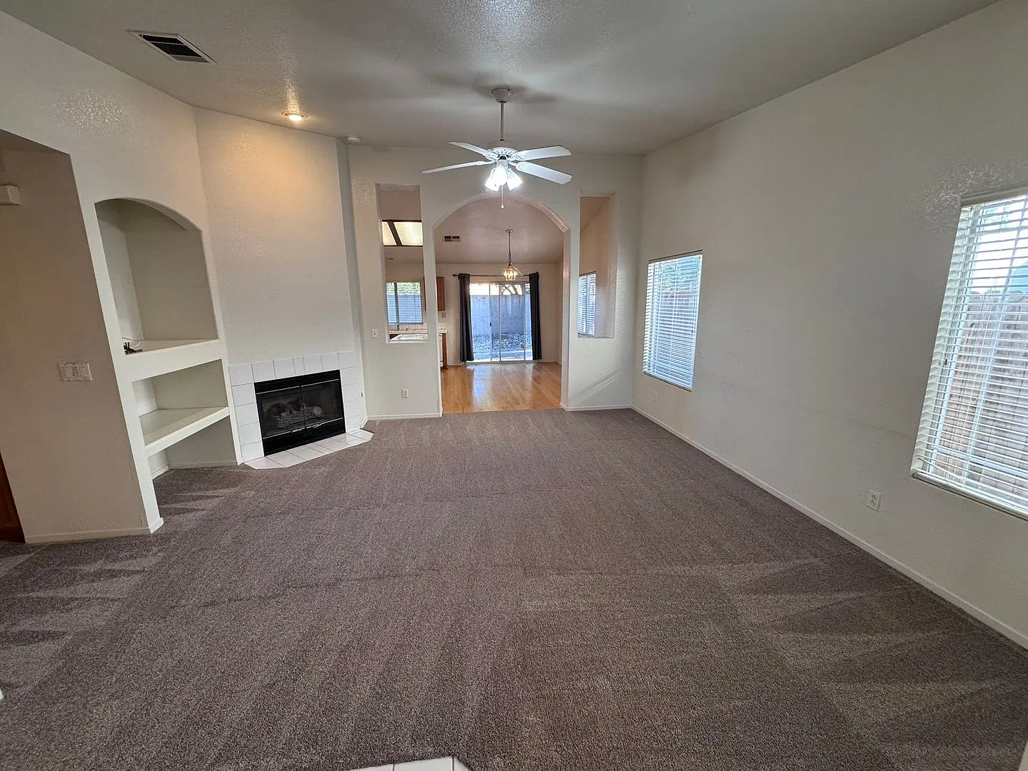 Spacious Single-Story Home in Desirable Elk Grove! — Photo 4