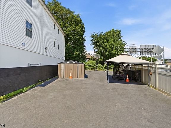 3rd image of 116 4Th St