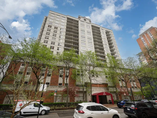 21 W Chestnut St APT 901, Chicago, IL 60610
