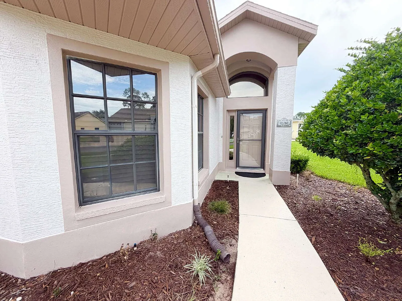 2 bed, 2.0 bath, 1558 sqft, $2,500 — Photo 2