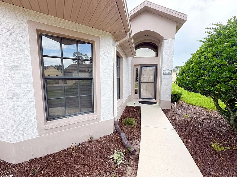 6240A Fairskies Dr — Photo 2