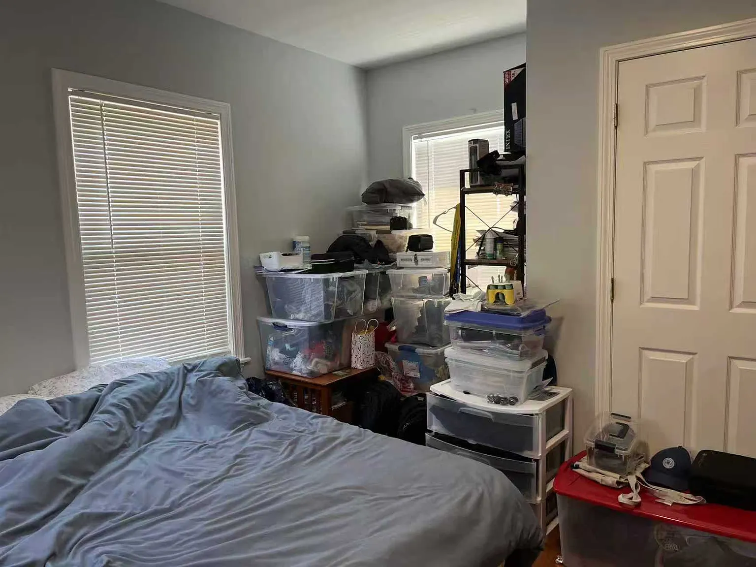 4 bed, 2100 sqft, $975 — Photo 2