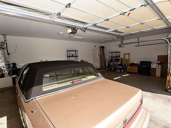 3rd image of 1980 W High Country Dr