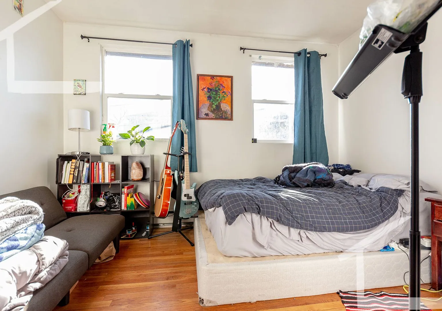 Nice 4 bed in Allston — Photo 1