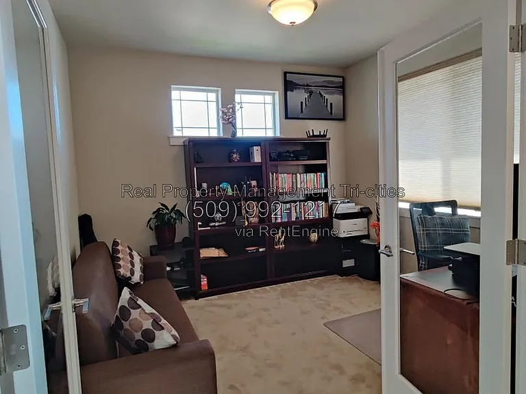 1108 S Kansas Pl — Photo 4