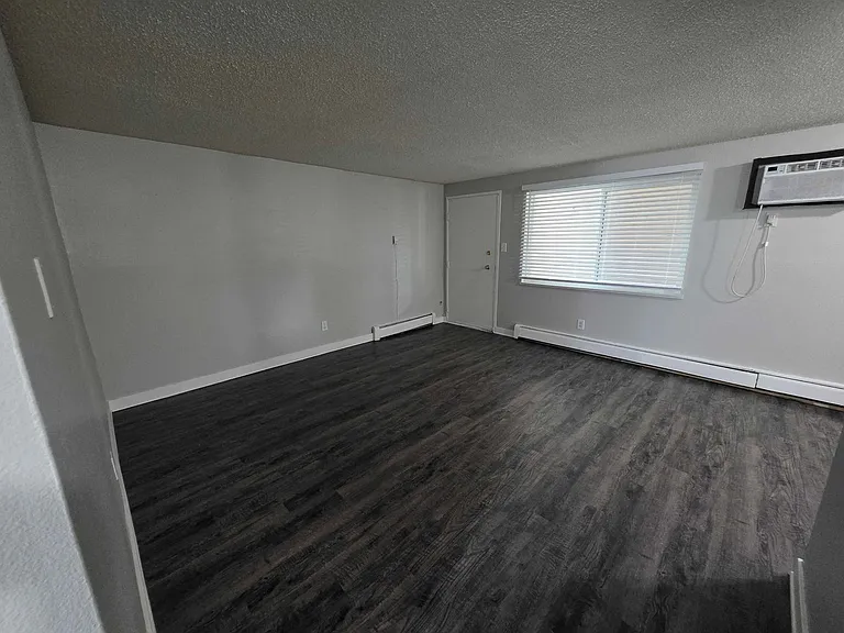 Sunstone Apartments — Photo 38