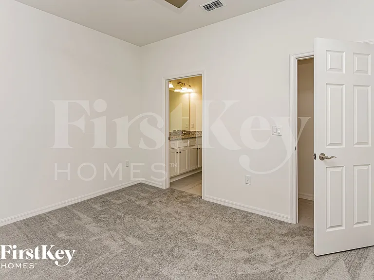348 Corbel Ln — Photo 6