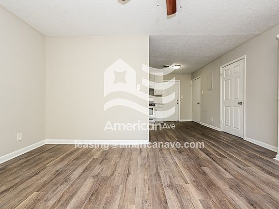 181142_002_living_room_12962853.jpg