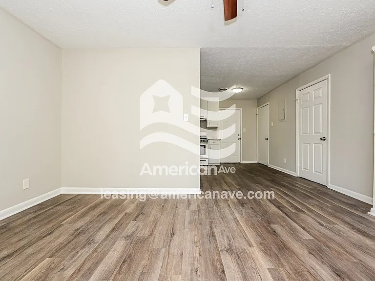181142_002_living_room_12962853.jpg